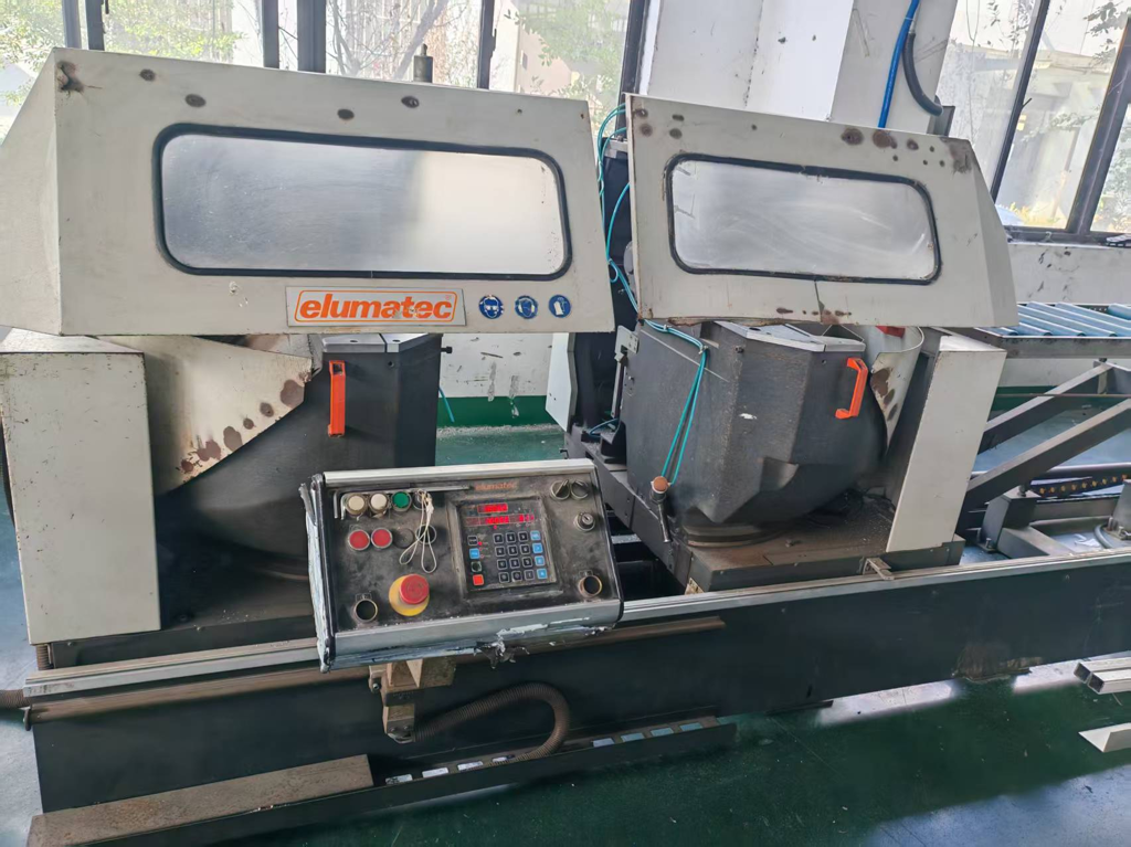 C251004-Elumatec DG244/02