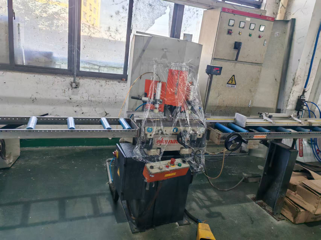 C251006-Elumatec KS101